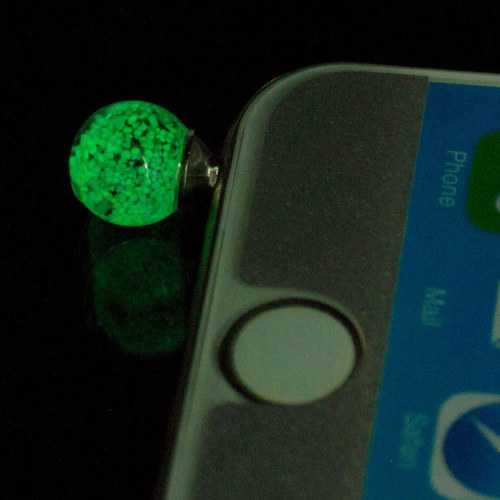 3.5mm Bead Luminous Headphone Jack Dust Plug For Tablet Random Shipment