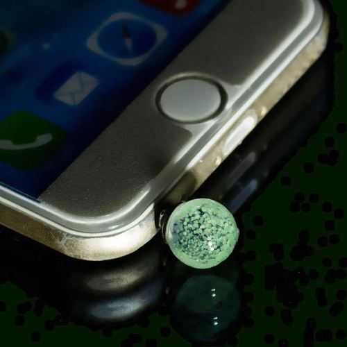 3.5mm Bead Luminous Headphone Jack Dust Plug For Tablet Random Shipment